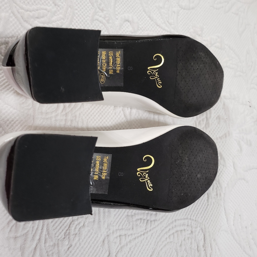 Women's shoes Size 8, black and White pump. - Picture 5 of 6